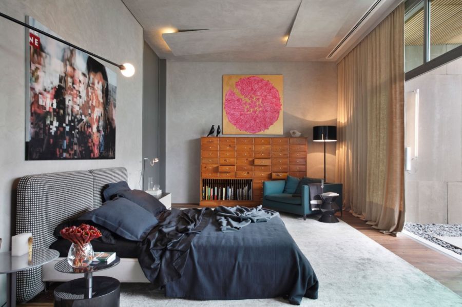 Art-Filled Bachelor Pad With Cool Design