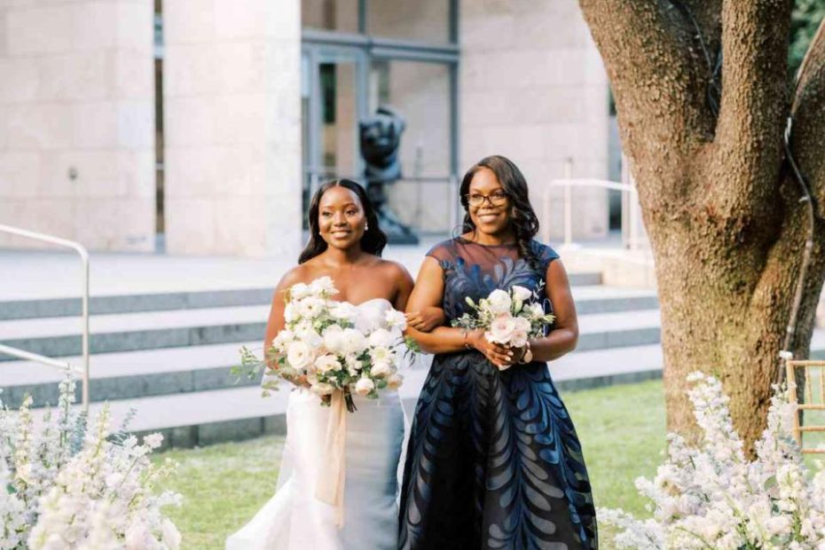 Mother-Of-The-Bride Dresses That Wowed At Weddings