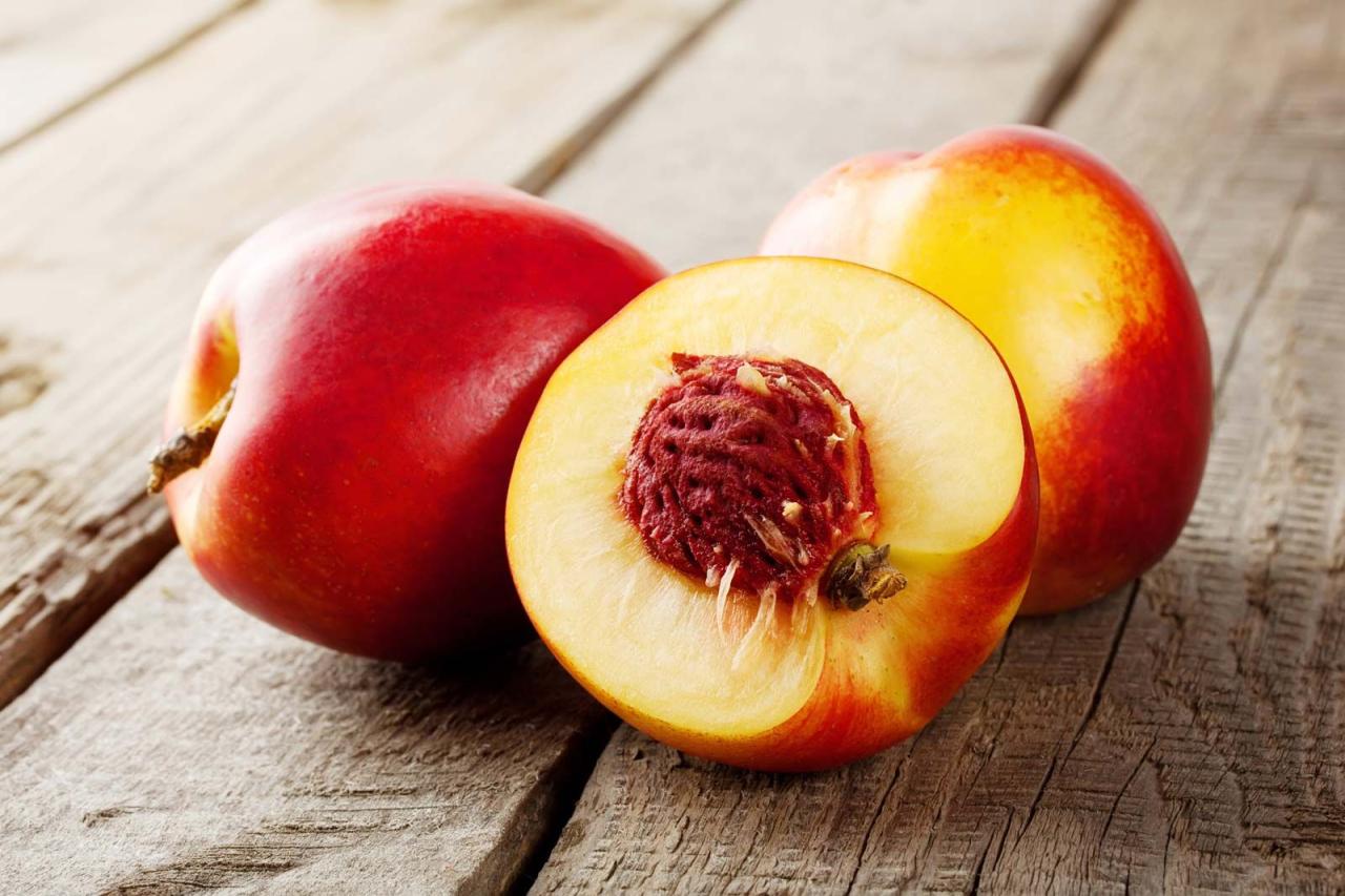 Nectarine | Description, Peach, Nutrition, Uses, Facts, & Cultivation |  Britannica